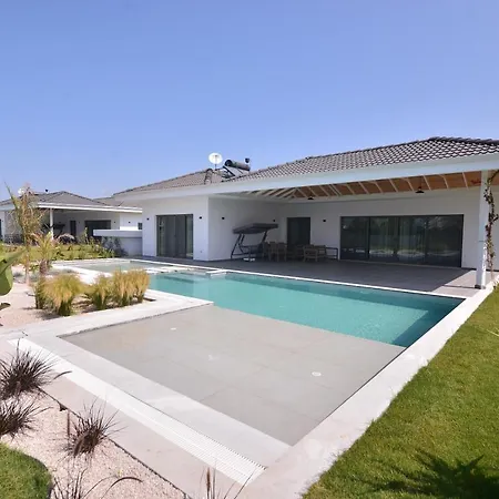 Ramos Villalari Villa *