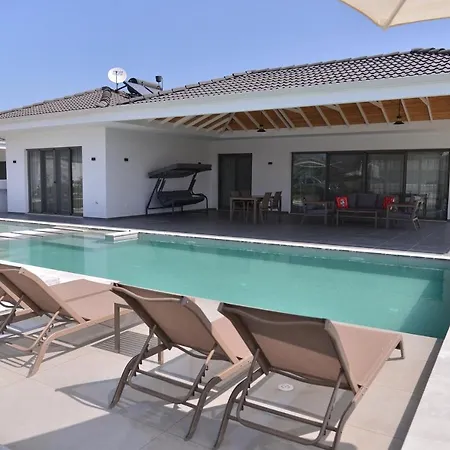 Ramos Villalari Villa *